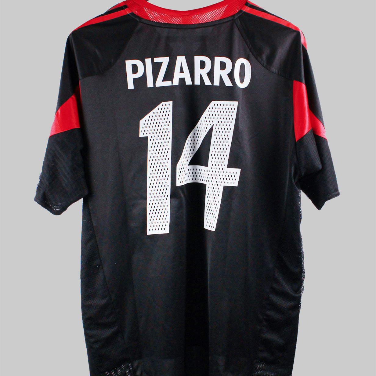 Bayern Munich 2004-05 Pizarro Away Kit  (L)