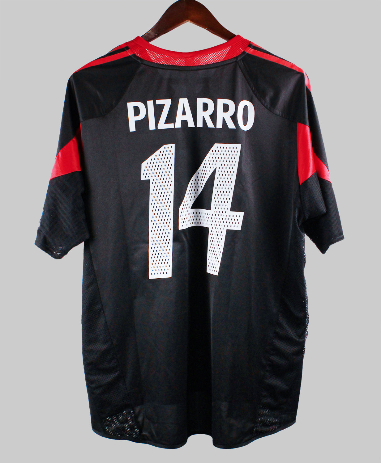 Bayern Munich 2004-05 Pizarro Away Kit  (L)