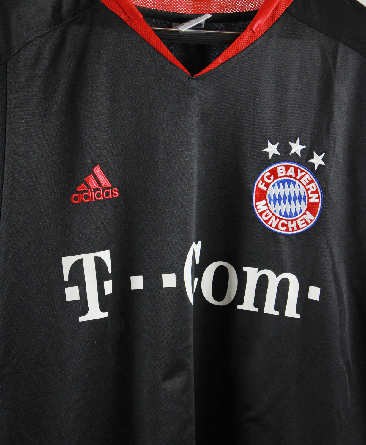 Bayern Munich 2004-05 Pizarro Away Kit  (L)