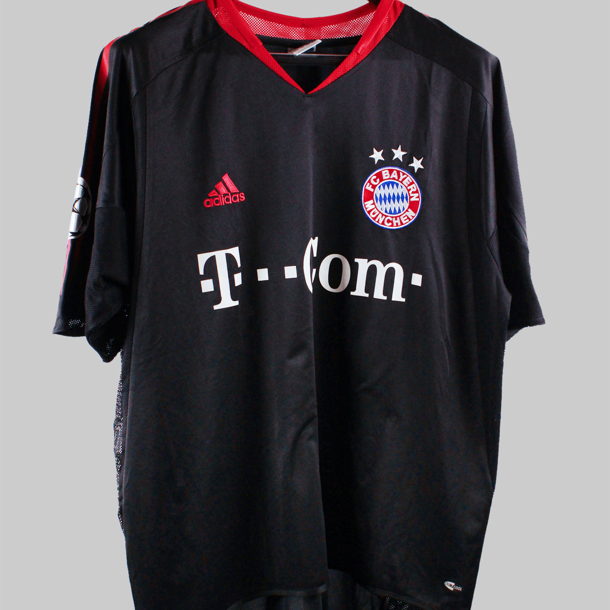 Bayern Munich 2004-05 Pizarro Away Kit  (L)