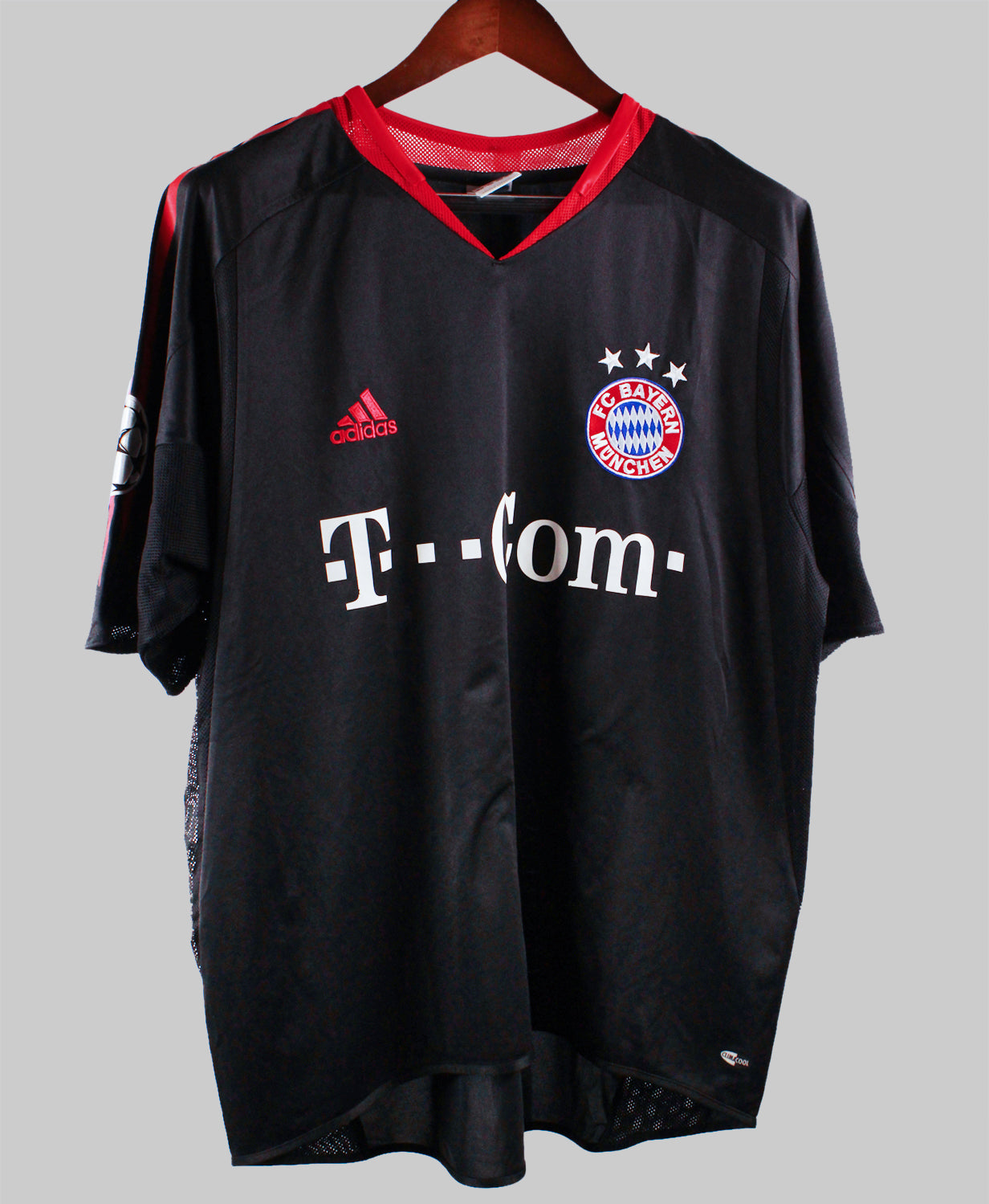 Bayern Munich 2004-05 Pizarro Away Kit  (L)
