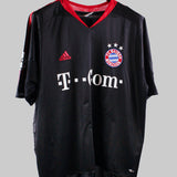 Bayern Munich 2004-05 Pizarro Away Kit  (L)