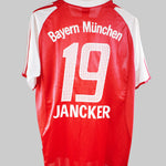 Bayern Munich 2004-05 Jancker Home Kit  (M)
