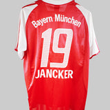 Bayern Munich 2004-05 Jancker Home Kit  (M)