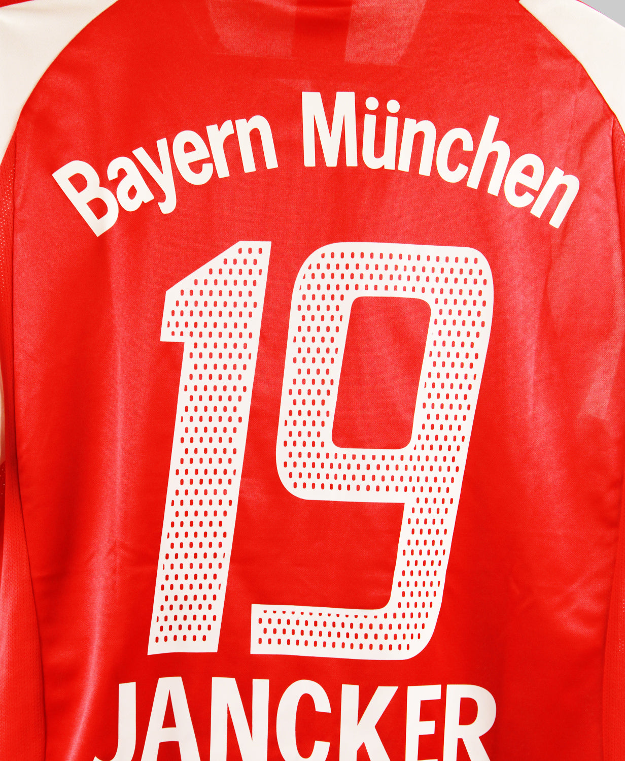 Bayern Munich 2004-05 Jancker Home Kit  (M)