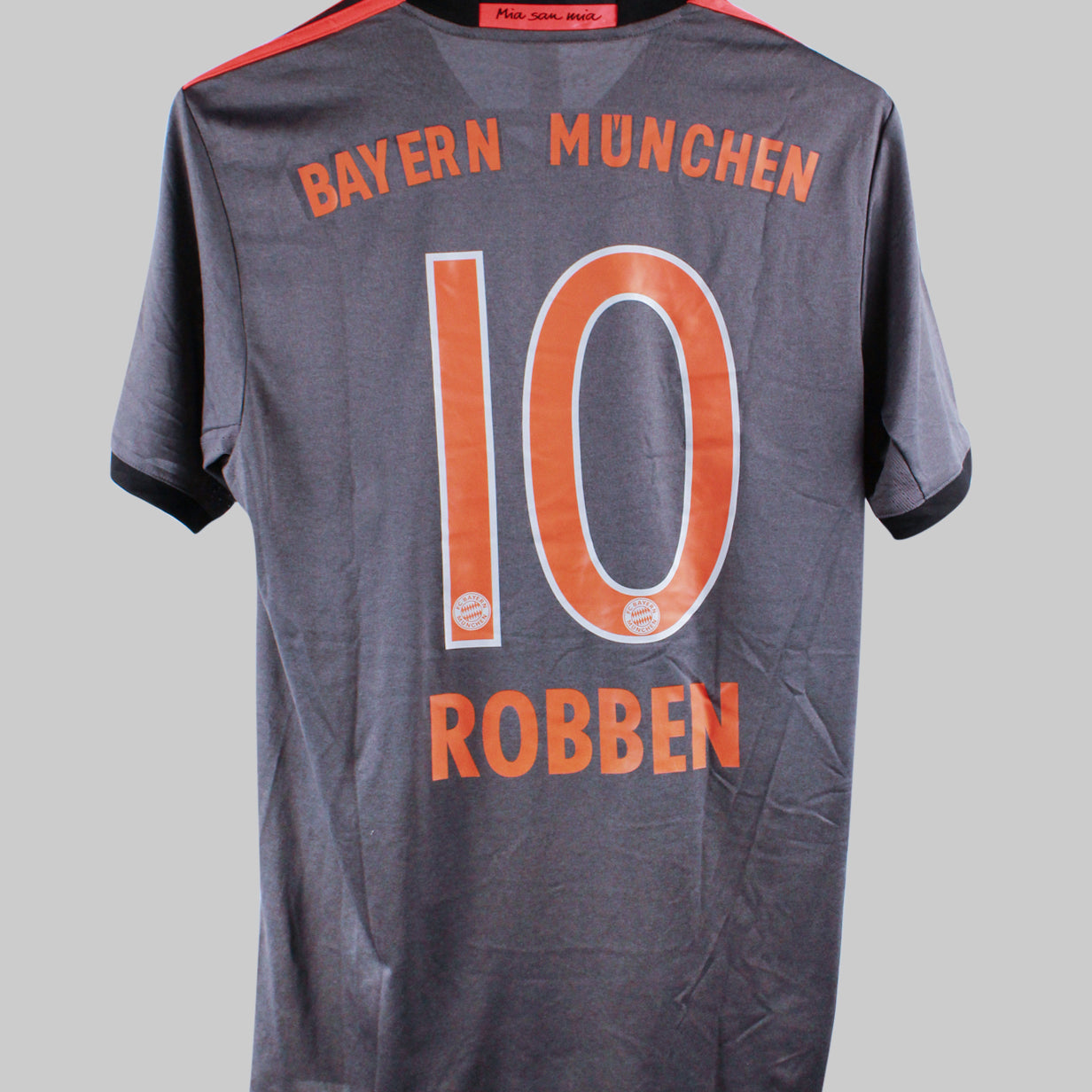 Bayern Munich 2016-17 Robben Away Kit  (M)