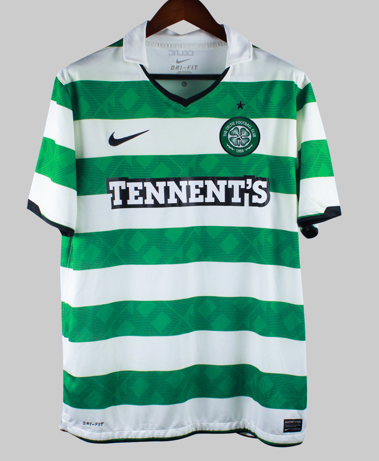 Celtic 2010-11  Home Kit (L)