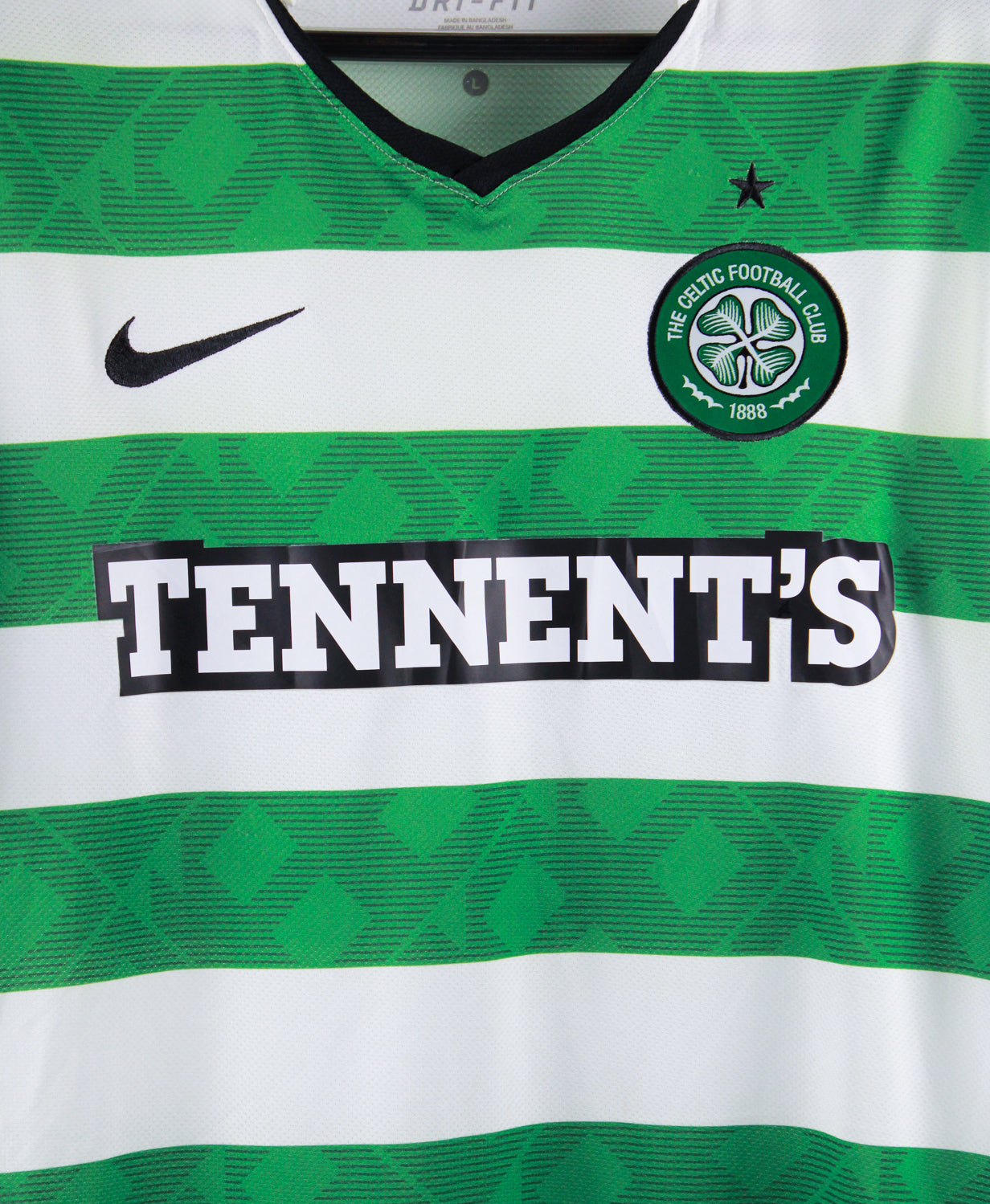 Celtic 2010-11  Home Kit (L)