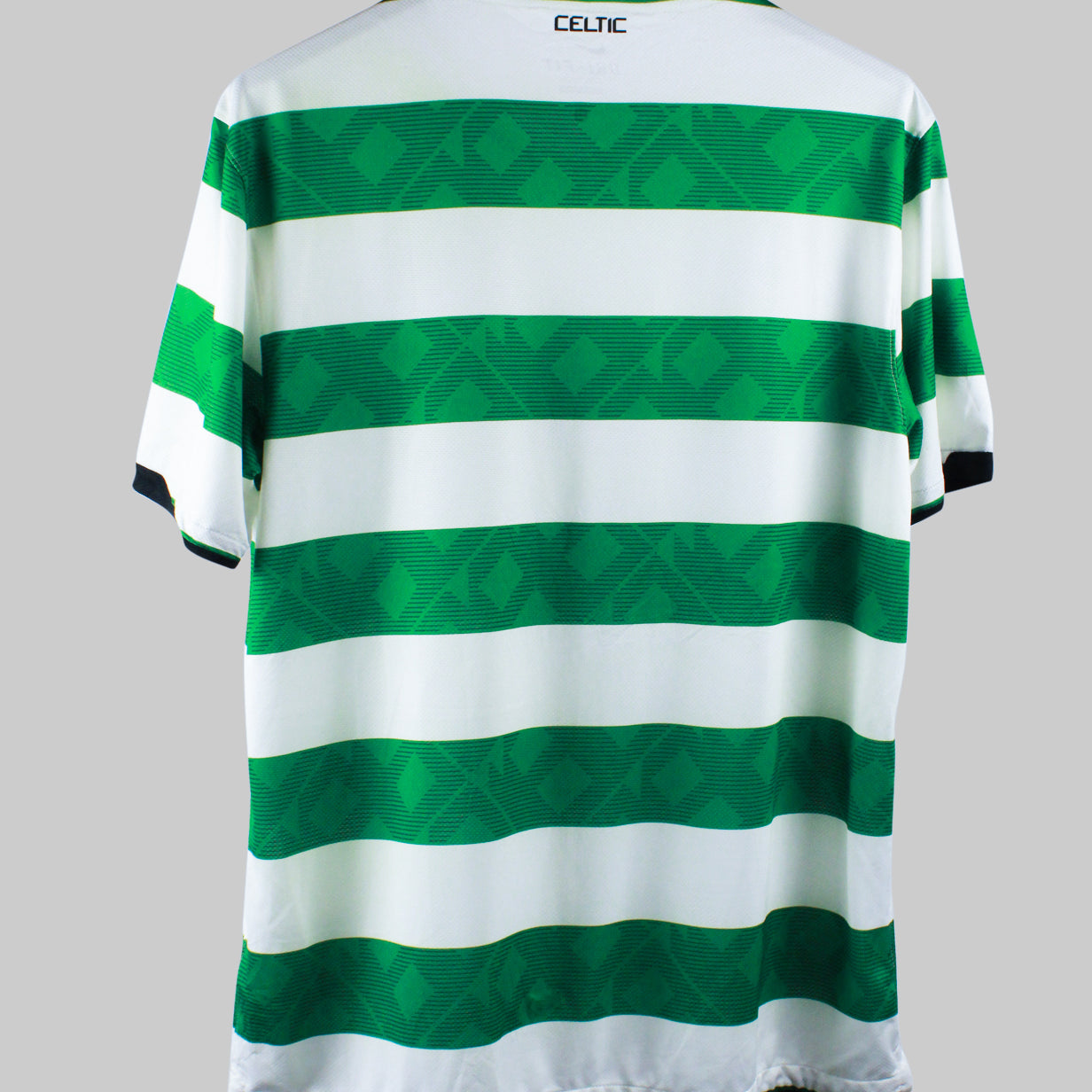 Celtic 2010-11  Home Kit (L)