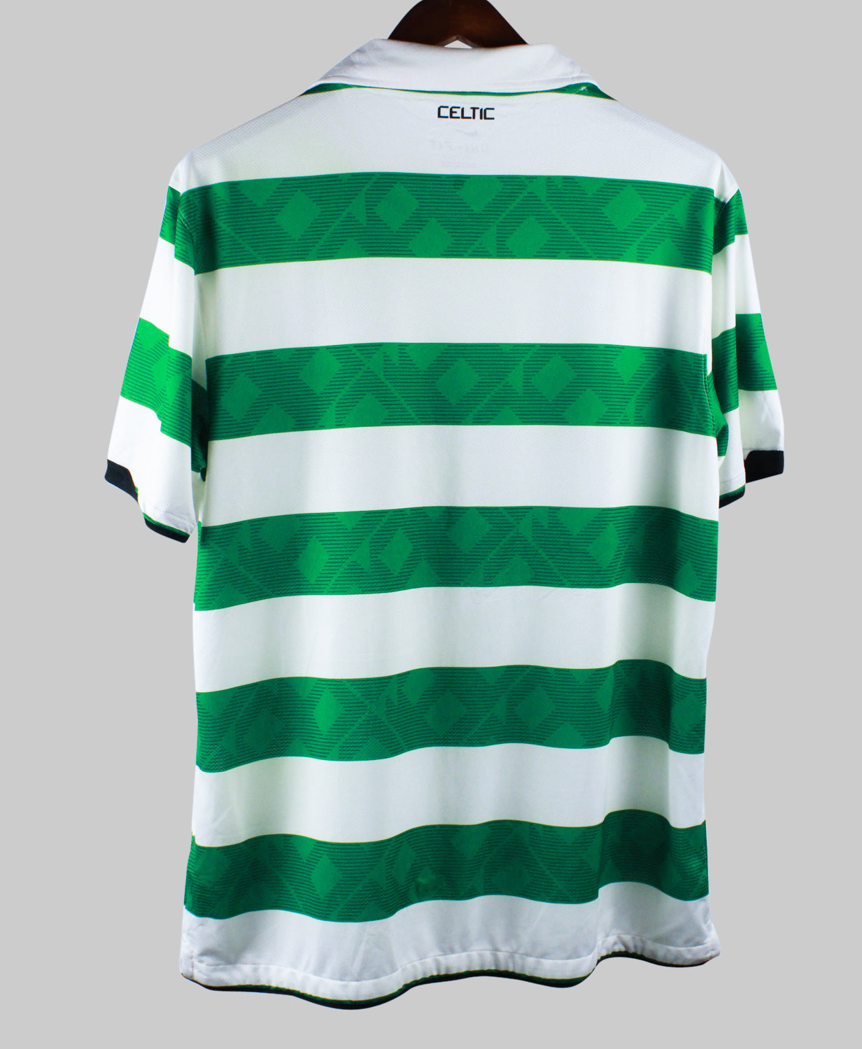 Celtic 2010-11  Home Kit (L)