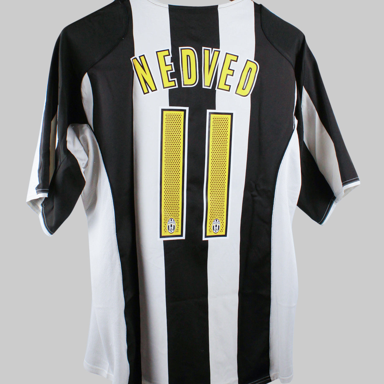 Juventus 2004-05 Nedved Home Kit (L)
