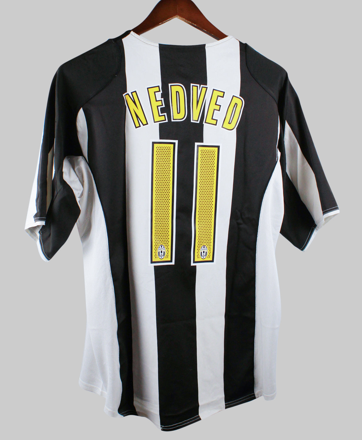 Juventus 2004-05 Nedved Home Kit (L)