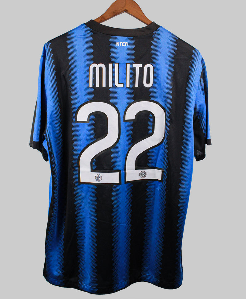 Inter Milan 2010-11 Milito Home Kit (XL)