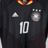 Germany 2004-05 Kuranyi Away Kit (M)