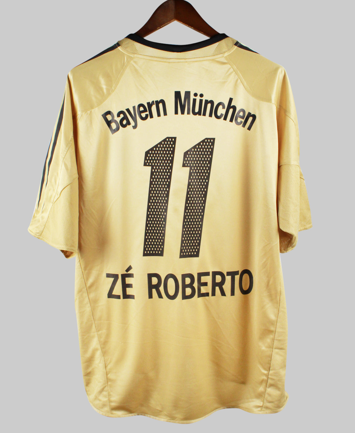 Bayern Munich 2004-2005 Ze Roberto Away Kit (2XL)