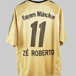 Bayern Munich 2004-2005 Ze Roberto Away Kit (2XL)