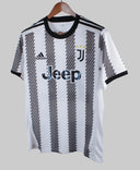 Juventus 2022-23 Di Maria Short Sleeve Home Kit w/Tags (M)