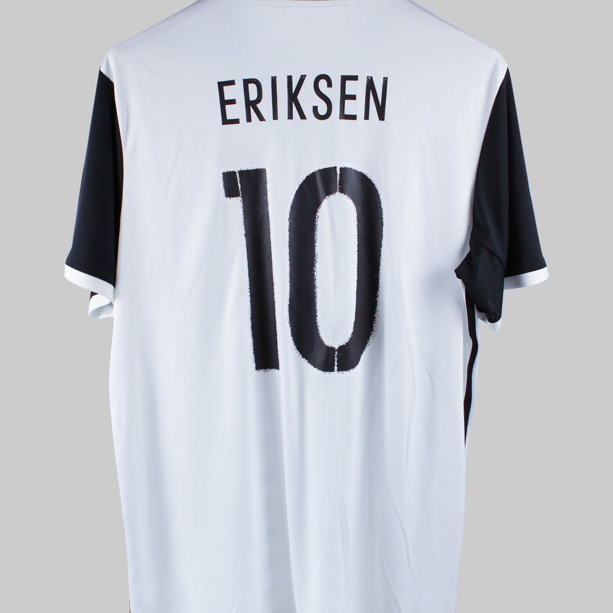 Denmark 2015-2016 Eriksen Away Kit (XL)