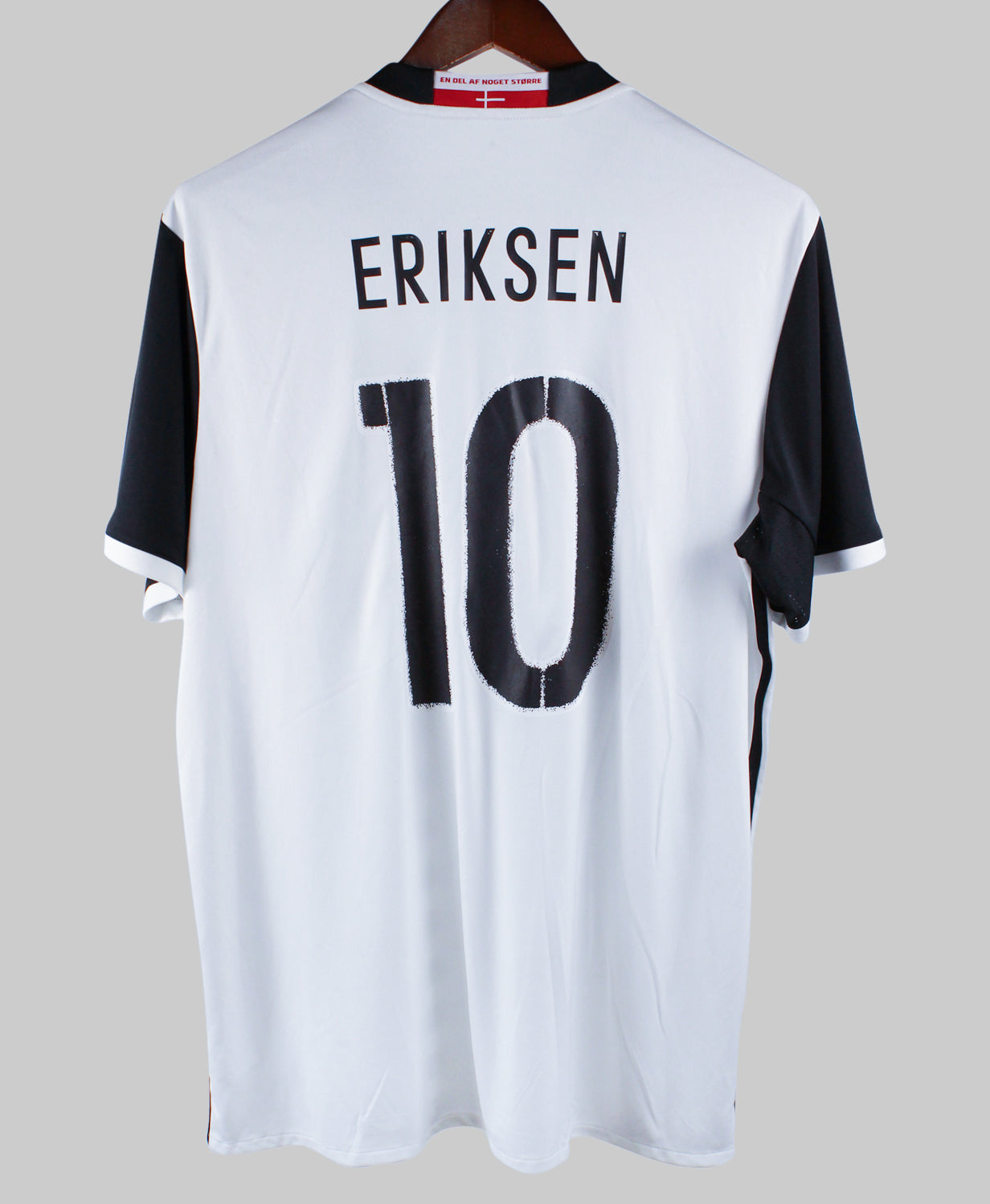 Denmark 2015-2016 Eriksen Away Kit (XL)