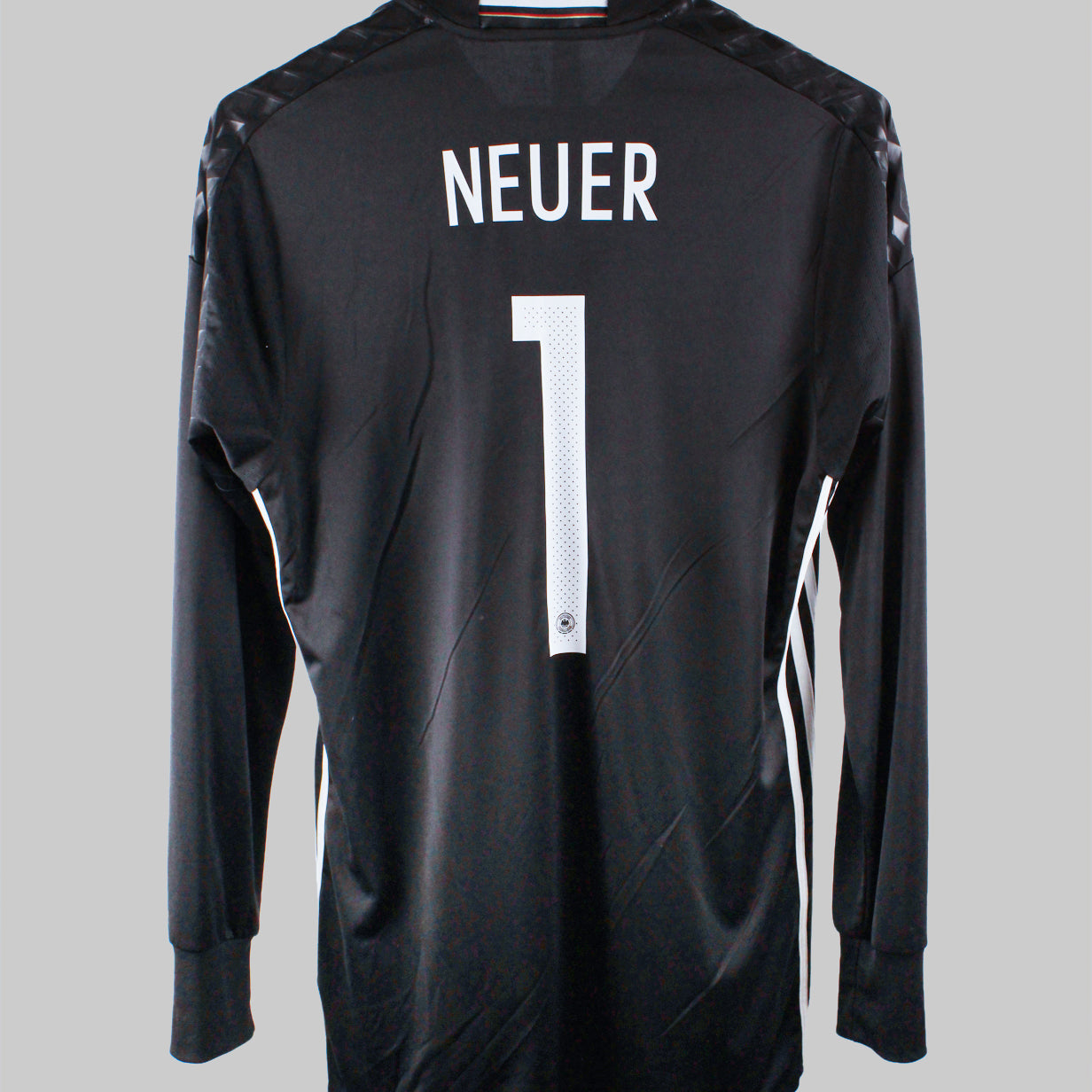 Germany 2016-2017 Neuer Goalkeeper Home Kit (M)