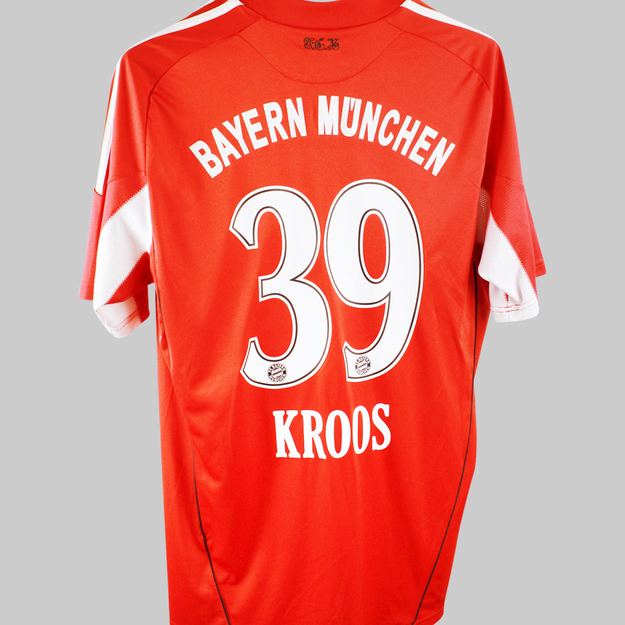 Bayern Munich 2010-2011 Kroos Home Kit (L)