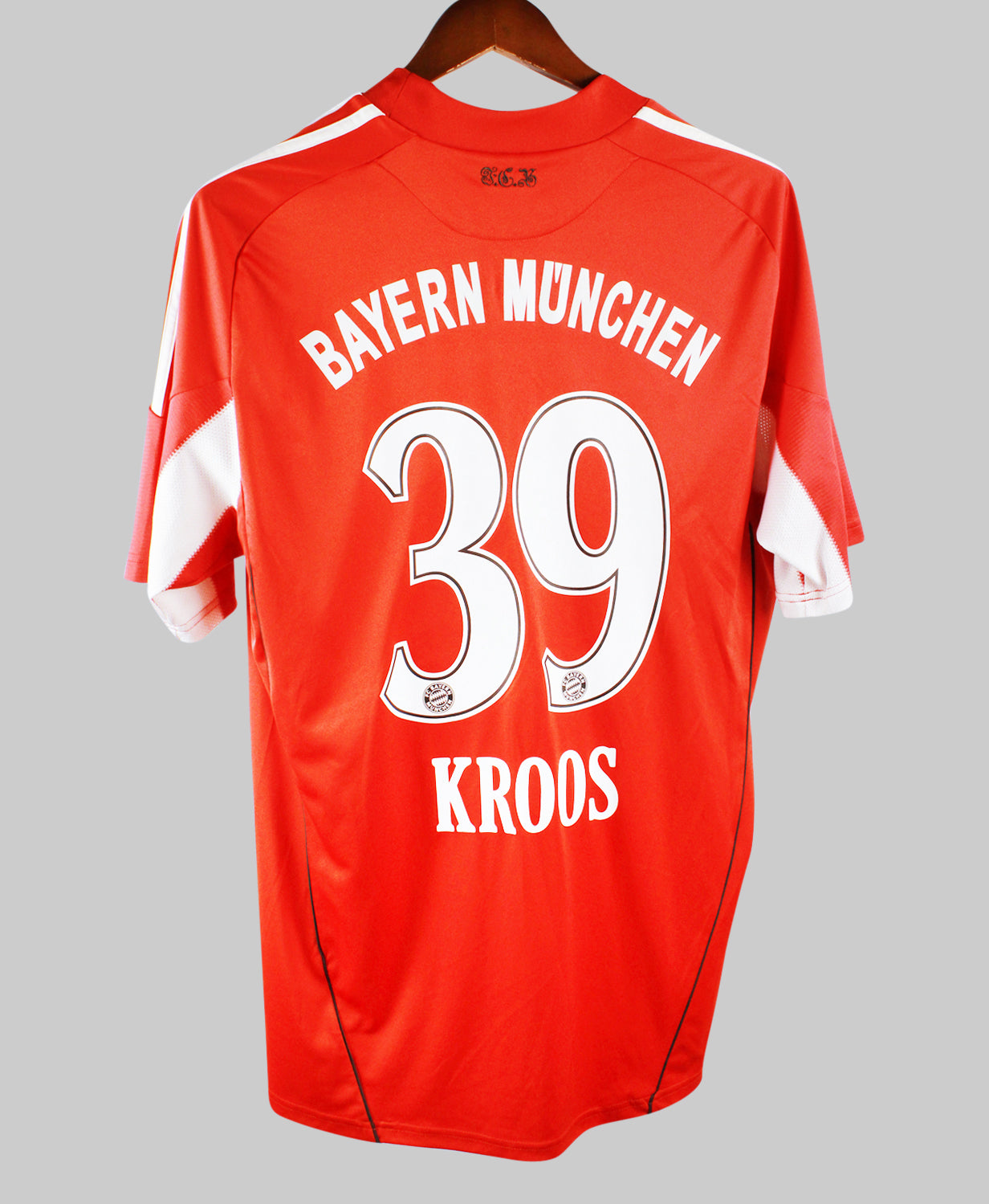 Bayern Munich 2010-2011 Kroos Home Kit (L)