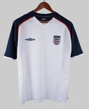 England 2004-05   Trainer Kit (L)