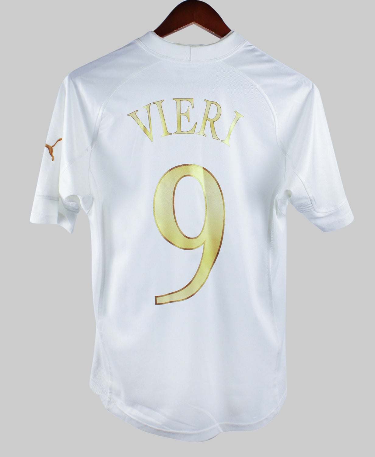 Italy 2004-2005 Vieri Away Kit (M)