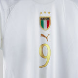 Italy 2004-2005 Vieri Away Kit (M)