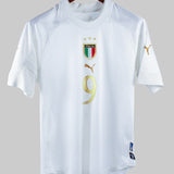 Italy 2004-2005 Vieri Away Kit (M)
