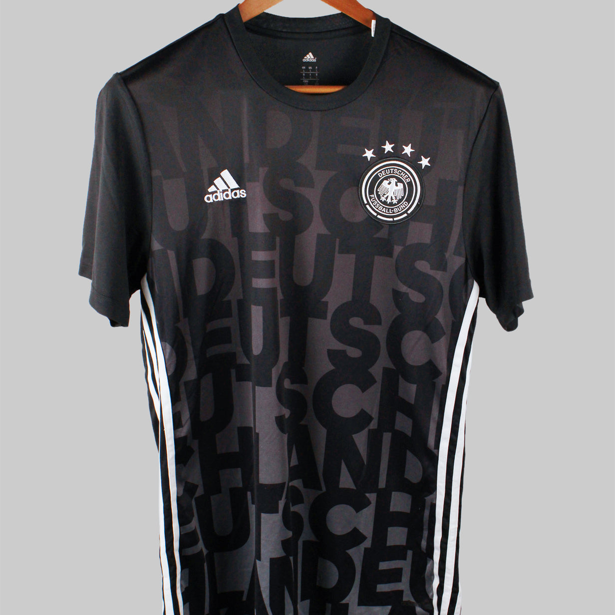 Germany 2014-15  Trainer Kit Kit (L)