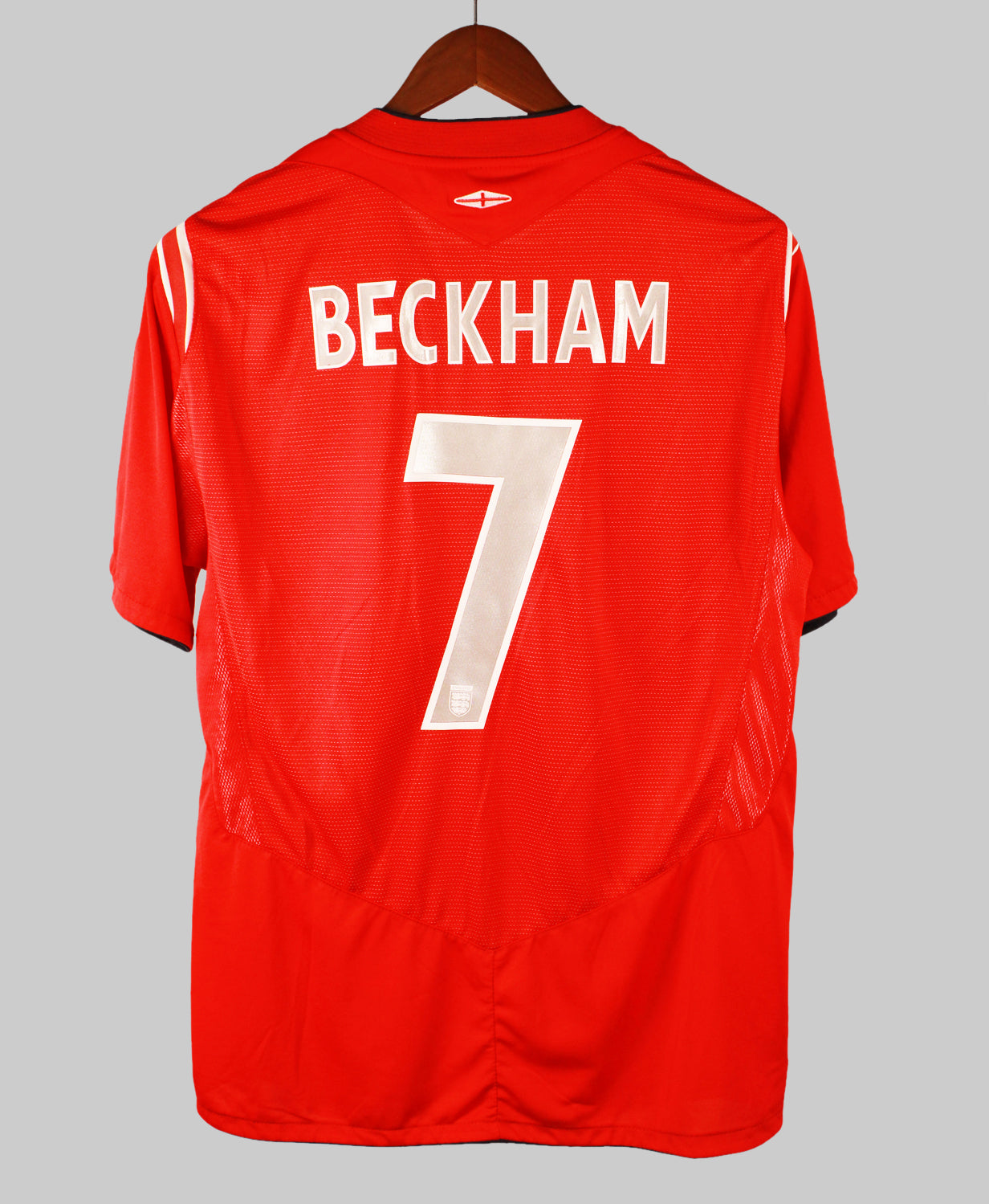 England 2004-05 Beckham Short Sleeve Away Kit (L)