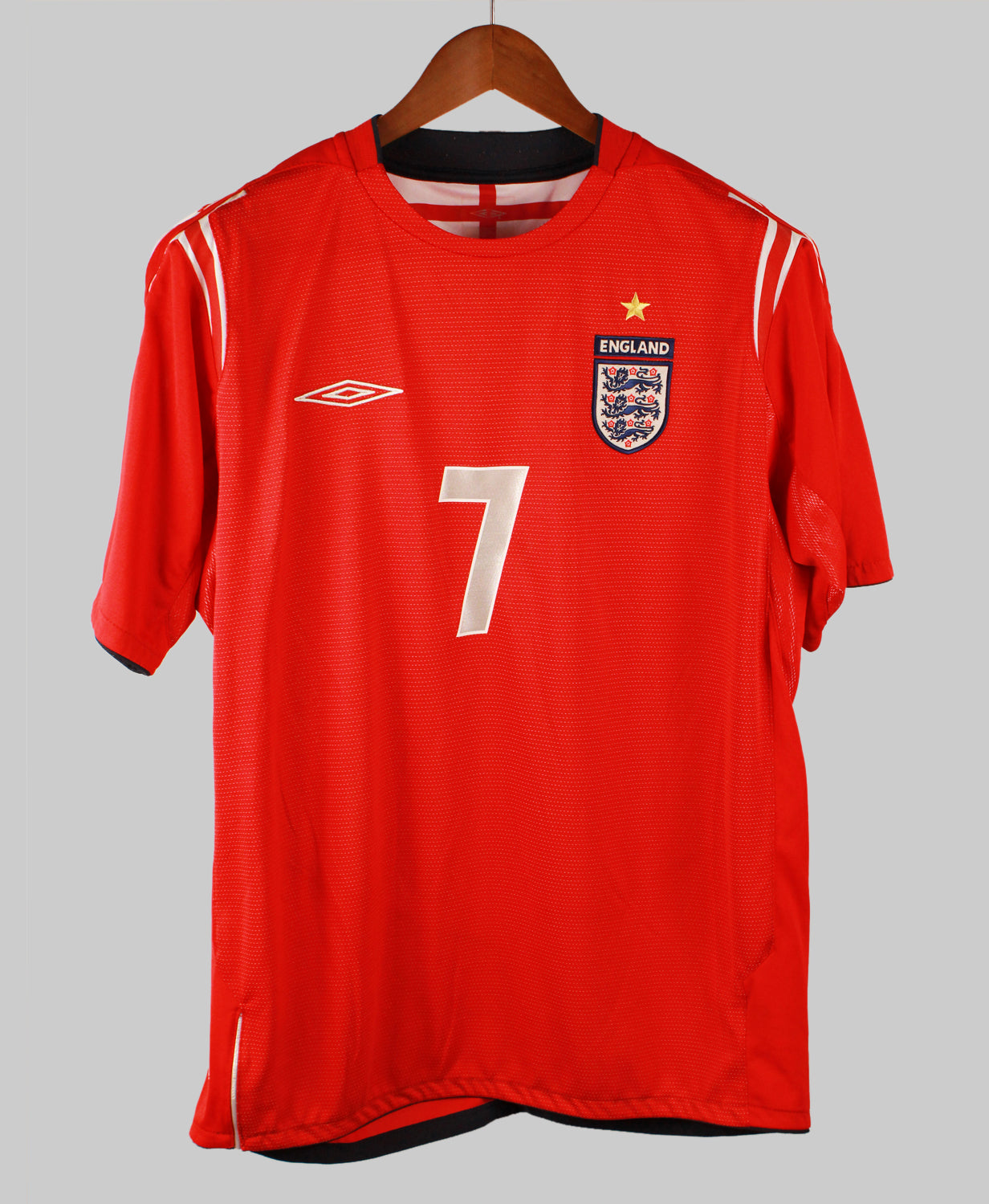 England 2004-05 Beckham Short Sleeve Away Kit (L)