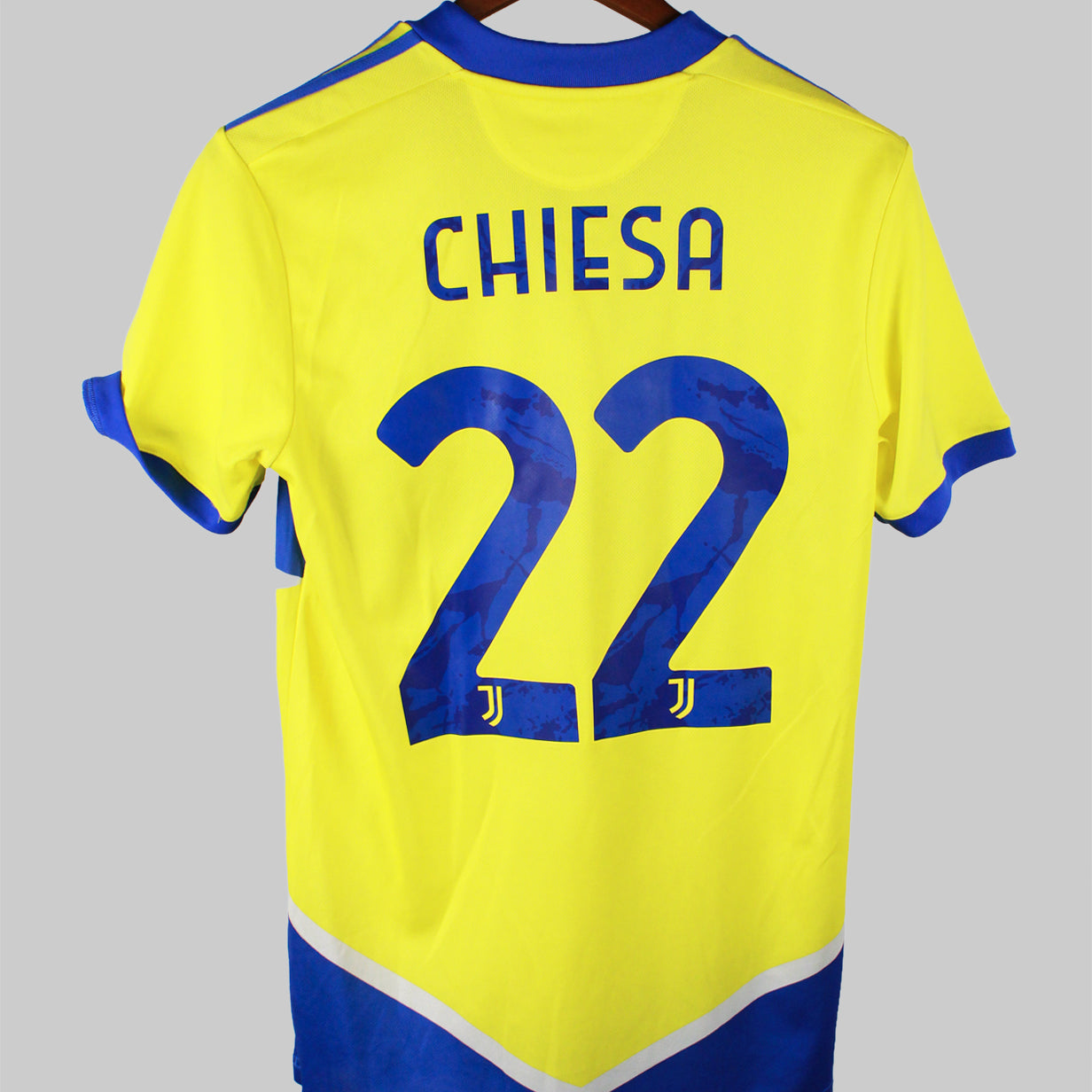 Juventus 2021-22 Chiesa Short Sleeve Third Kit (S)