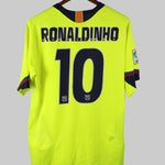 Barcelona 2005-06 Ronaldinho Short Sleeve Away Kit (L)