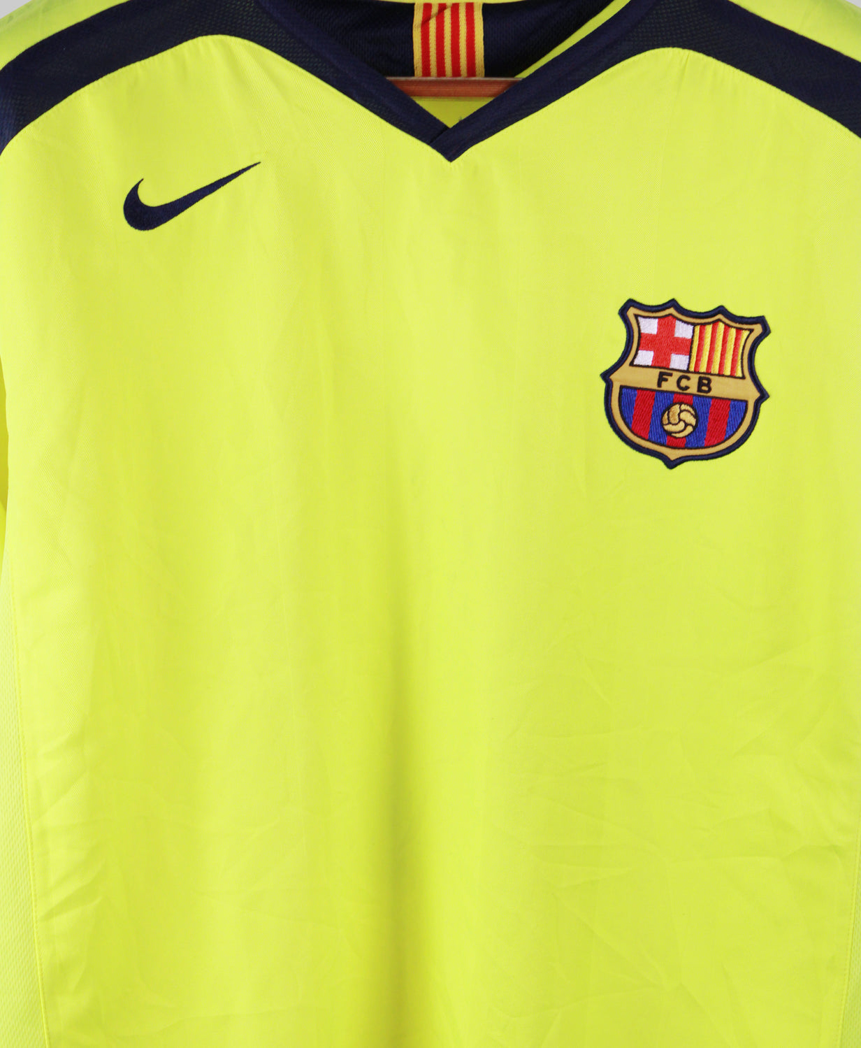 Barcelona 2005-06 Ronaldinho Short Sleeve Away Kit (L)