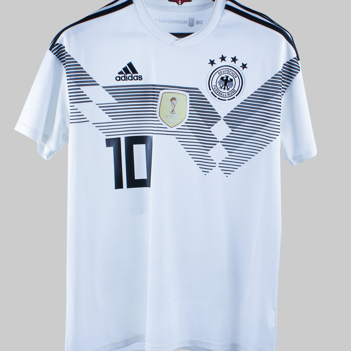 Germany 2018 Ozil Home Kit (L)