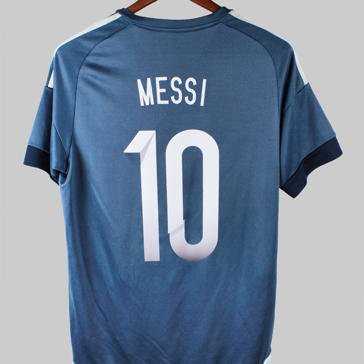 Argentina 2015-16 Messi Short Sleeve Away Kit (L)