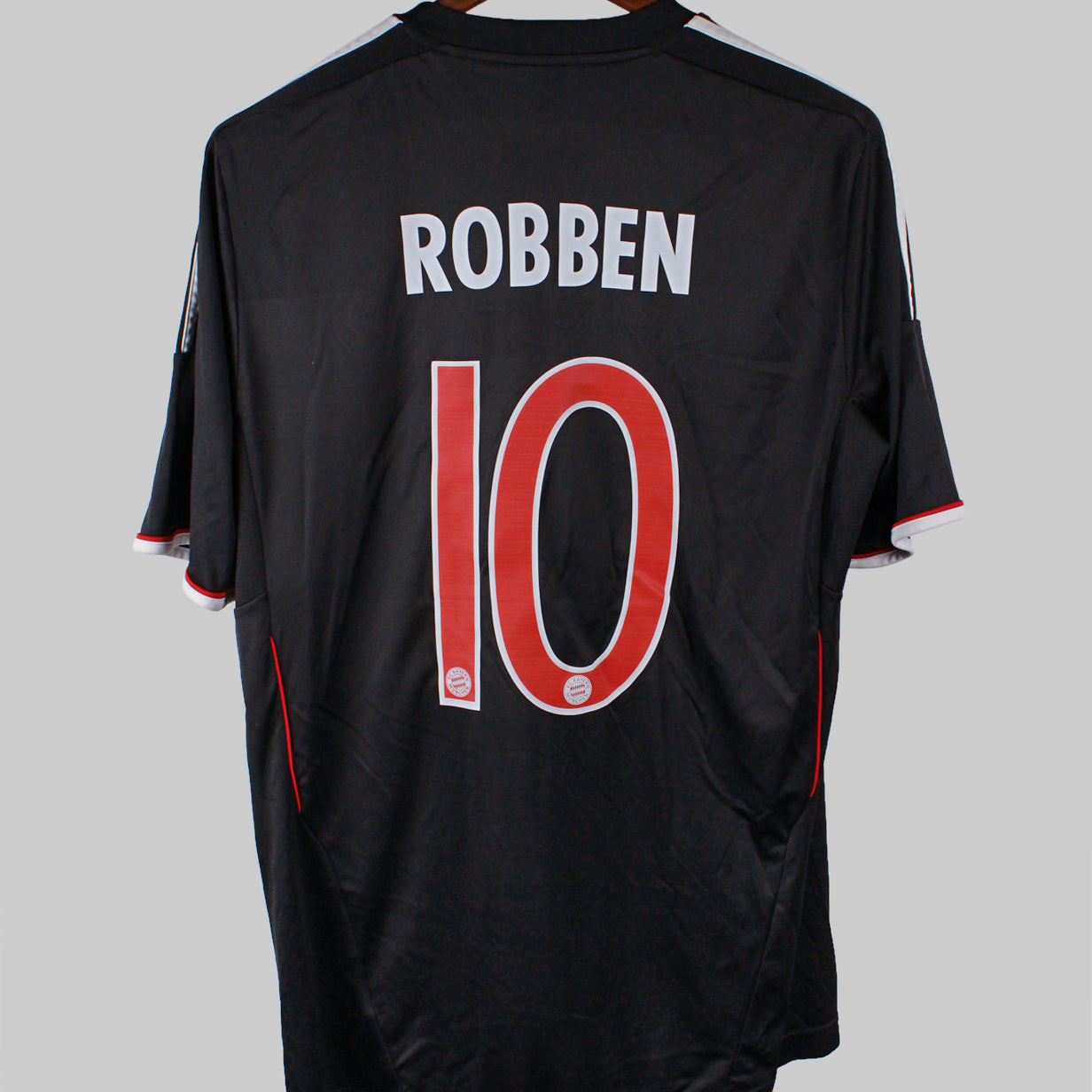 Bayern Munich 2011-12 Robben Short Sleeve Fourth Kit (L)