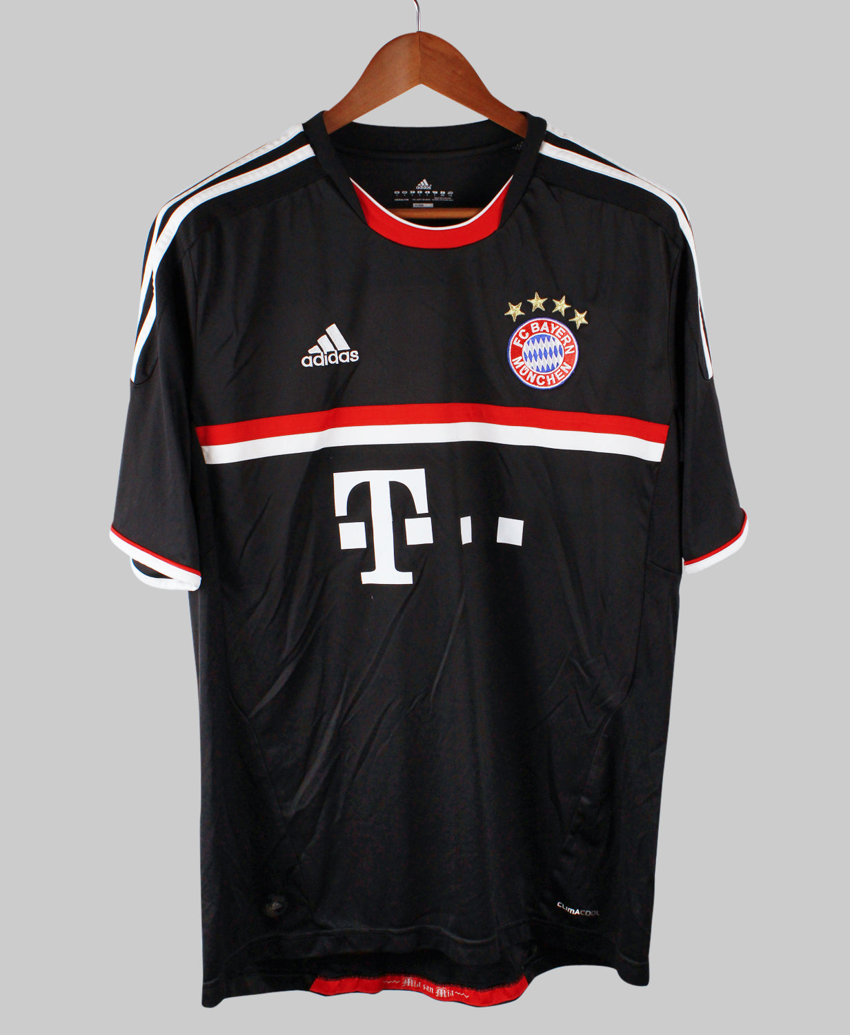 Bayern Munich 2011-12 Robben Short Sleeve Fourth Kit (L)