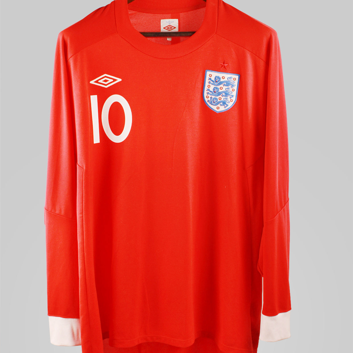 England 2010-2011 Rooney  Long Sleeve Home Kit (XL)