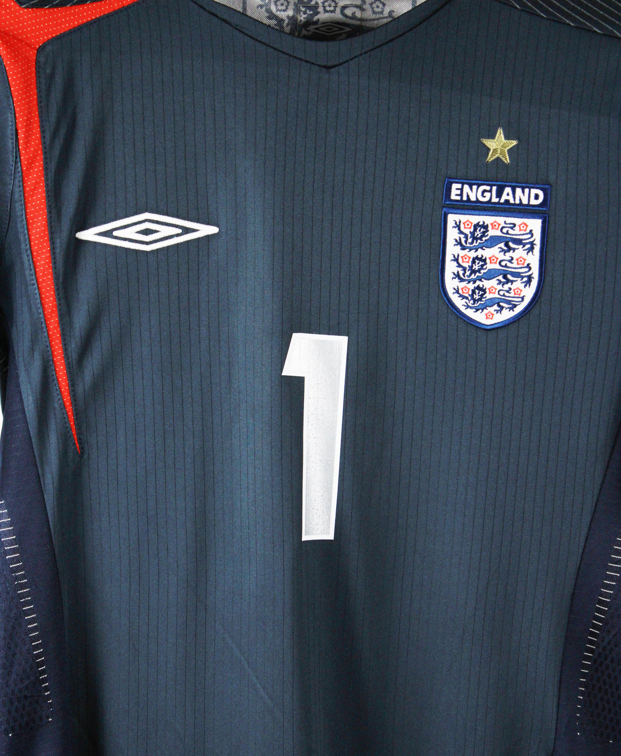 England 2005-06 Robinson Short Sleeve Goalkeeper Home Kit (S)