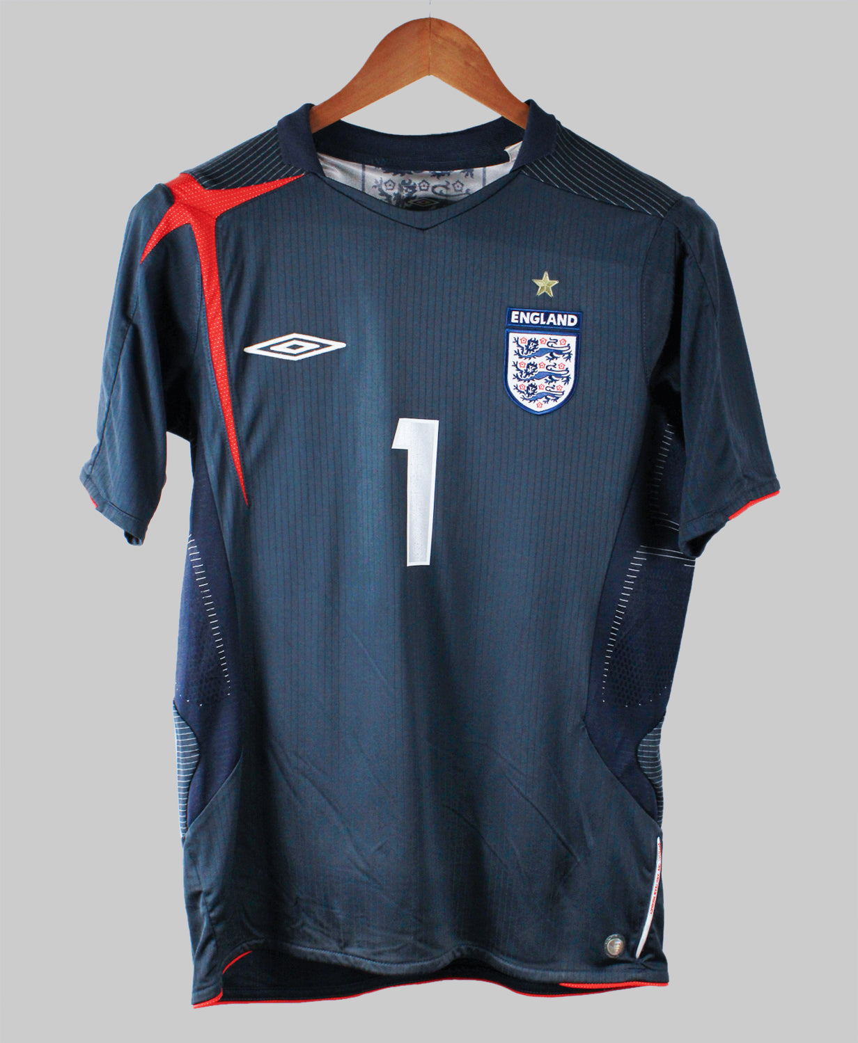 England 2005-06 Robinson Short Sleeve Goalkeeper Home Kit (S)