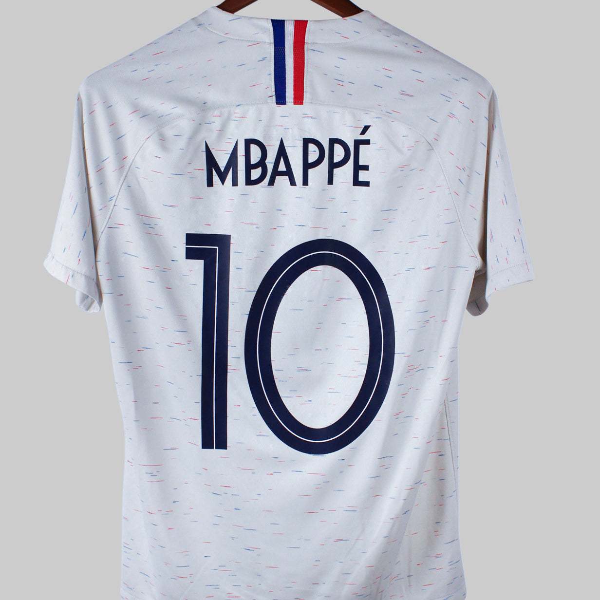 France 2018-19 Mbappe Short Sleeve Away Kit (M)