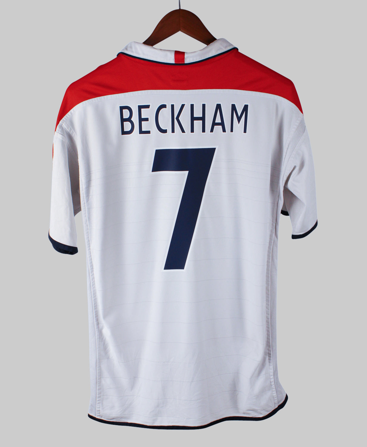England 2004-05 Beckham Short Sleeve Home Kit (M)