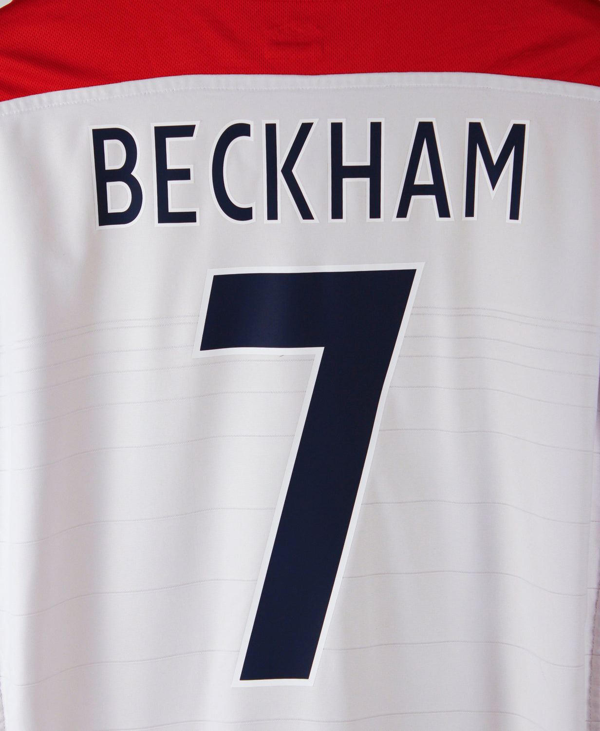 England 2004-05 Beckham Short Sleeve Home Kit (M)
