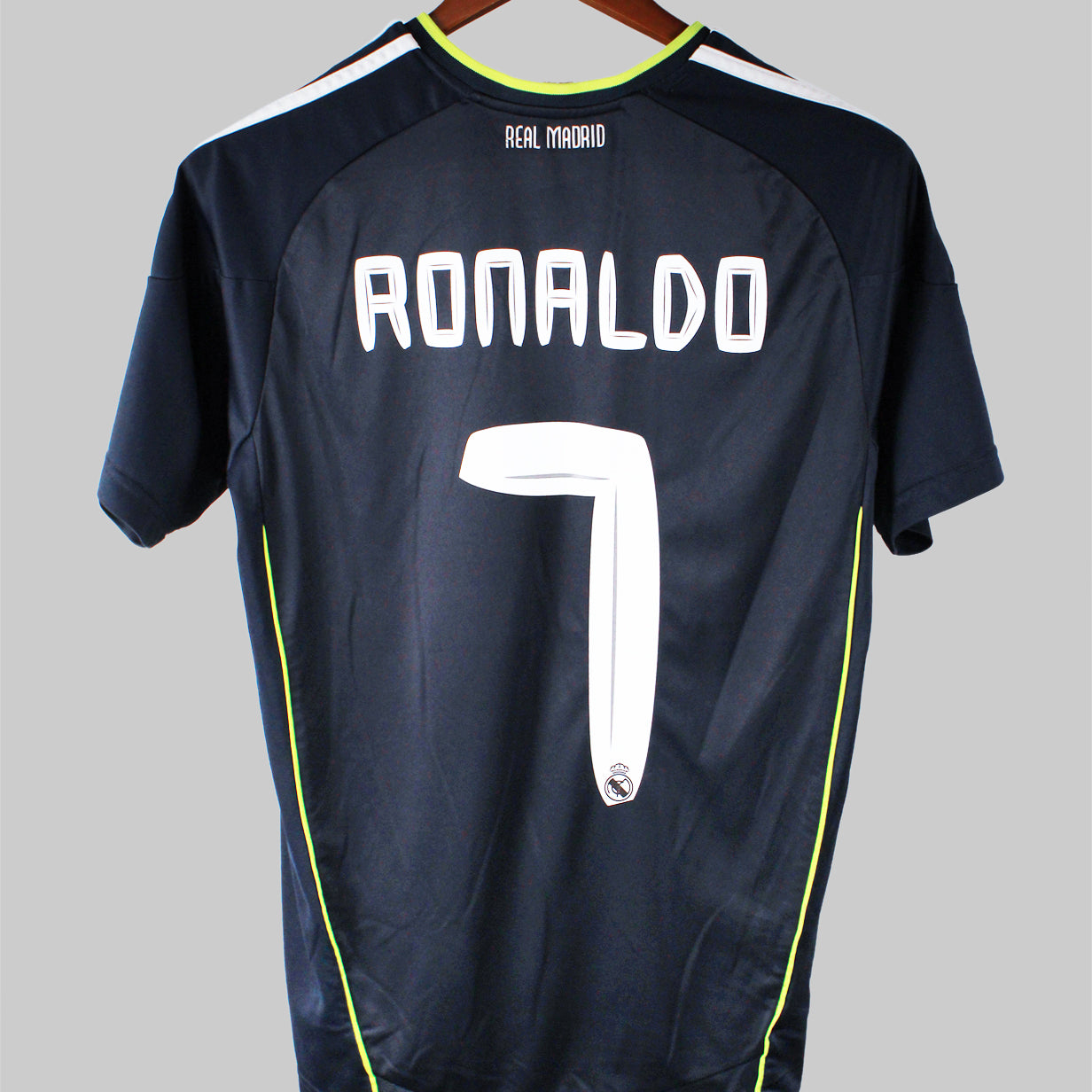 Real Madrid 2010-11 Ronaldo Short Sleeve Away Kit (M)