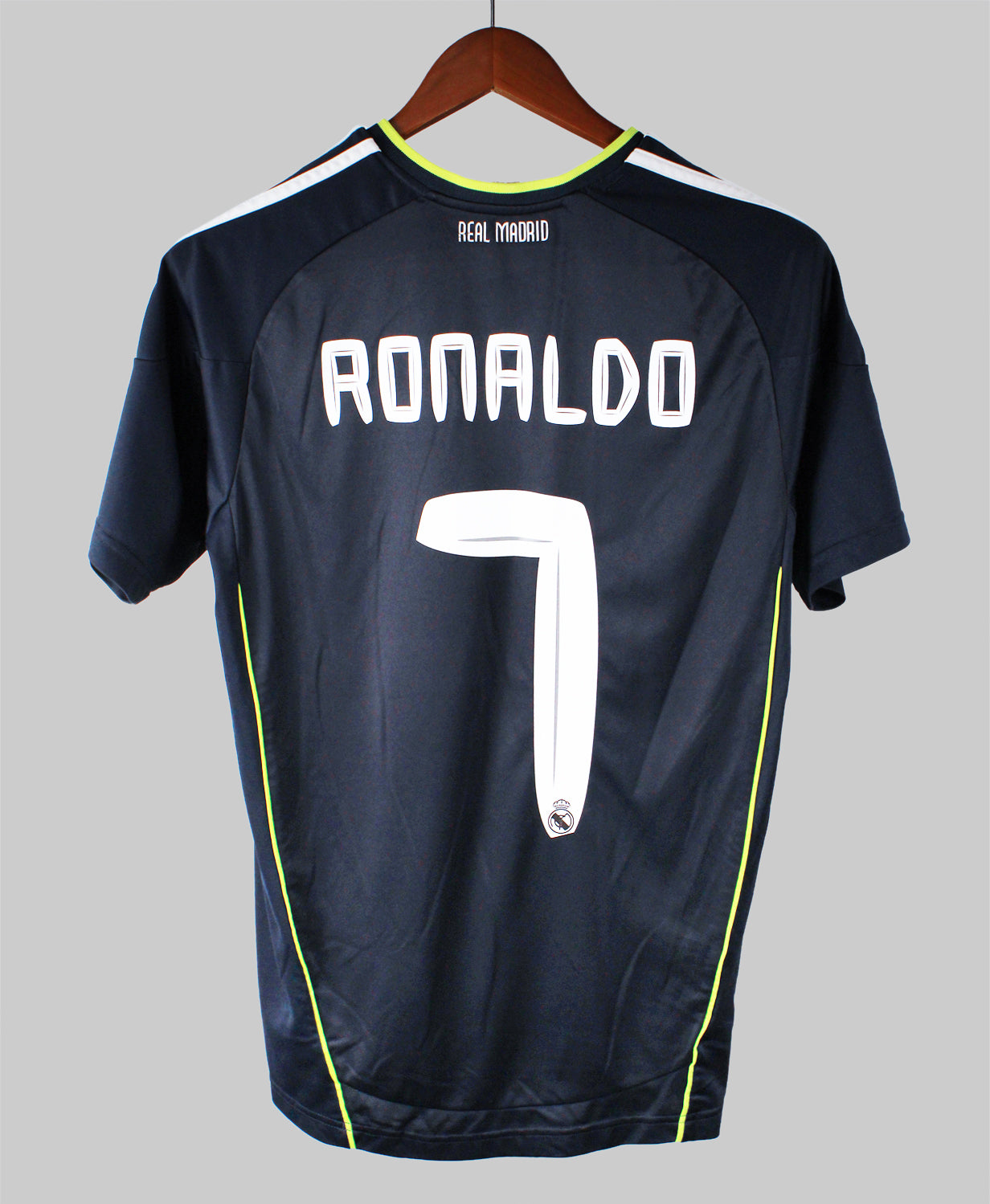 Real Madrid 2010-11 Ronaldo Short Sleeve Away Kit (M)