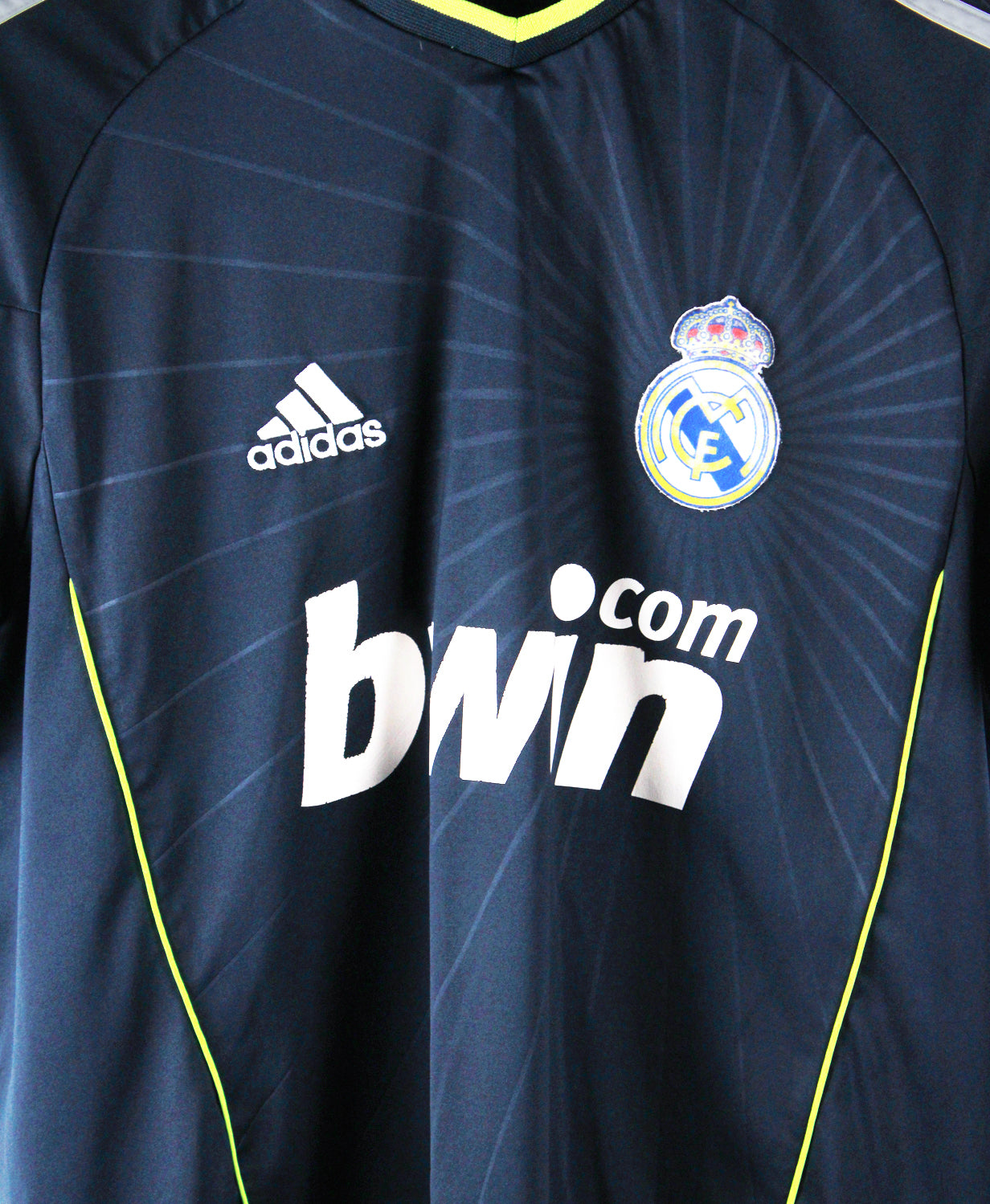 Real Madrid 2010-11 Ronaldo Short Sleeve Away Kit (M)