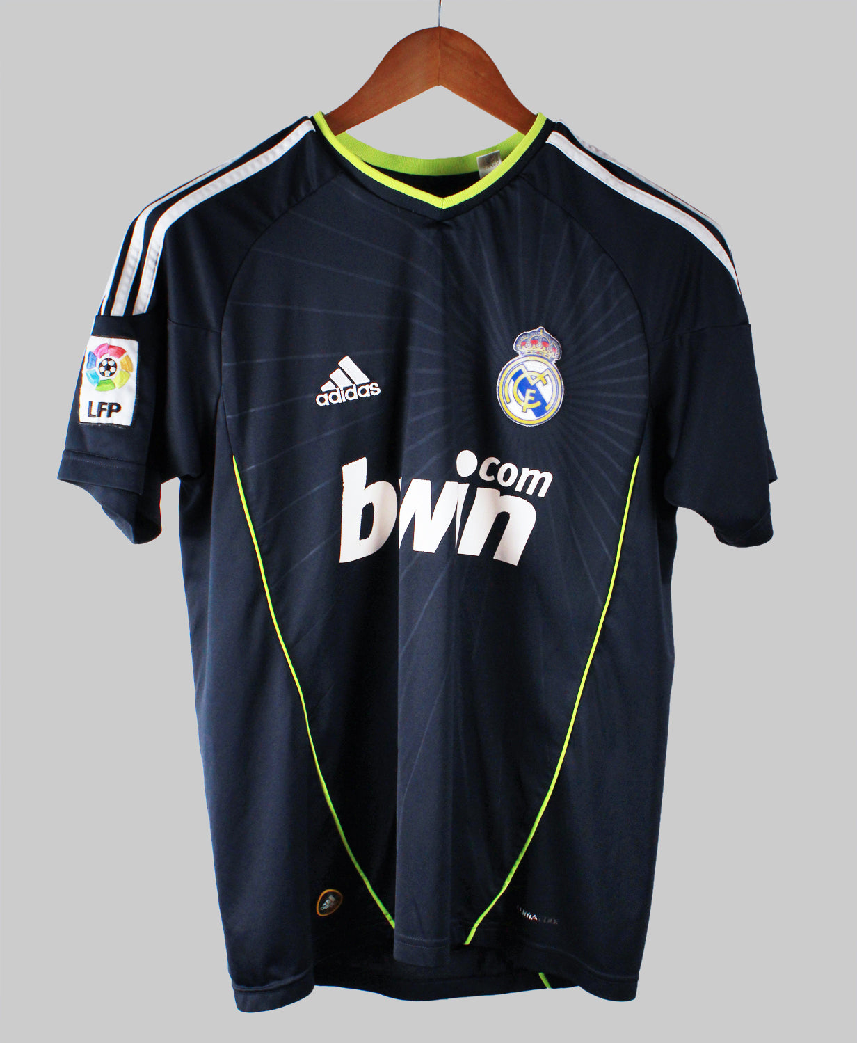 Real Madrid 2010-11 Ronaldo Short Sleeve Away Kit (M)